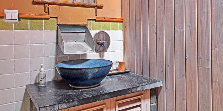 Yangshuo Village Inn is an unbeatable value for Yangshuo guesthouse accommodation just steps to Moon Hill.