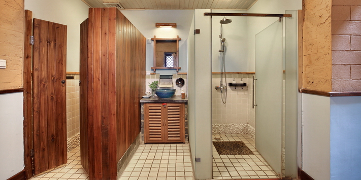 Yangshuo Village Inn is an unbeatable value for Yangshuo guesthouse accommodation just steps to Moon Hill.