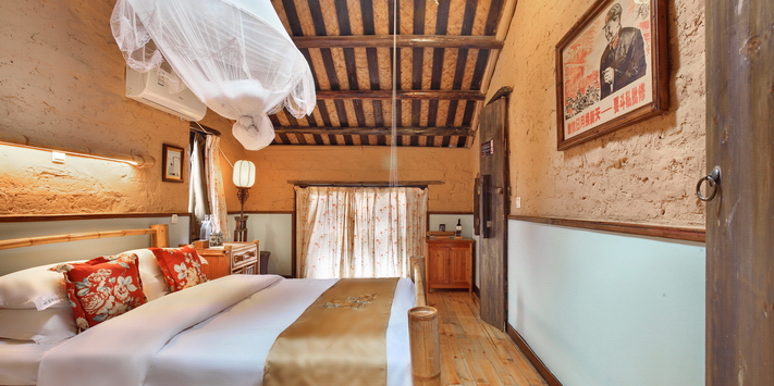 Yangshuo Village Inn is an unbeatable value for Yangshuo guesthouse accommodation just steps to Moon Hill.